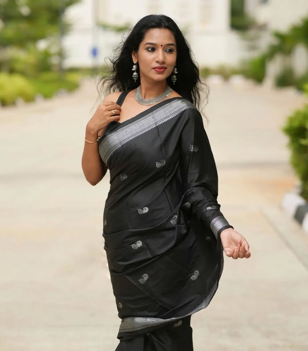 Silk saree-Black Silver zari