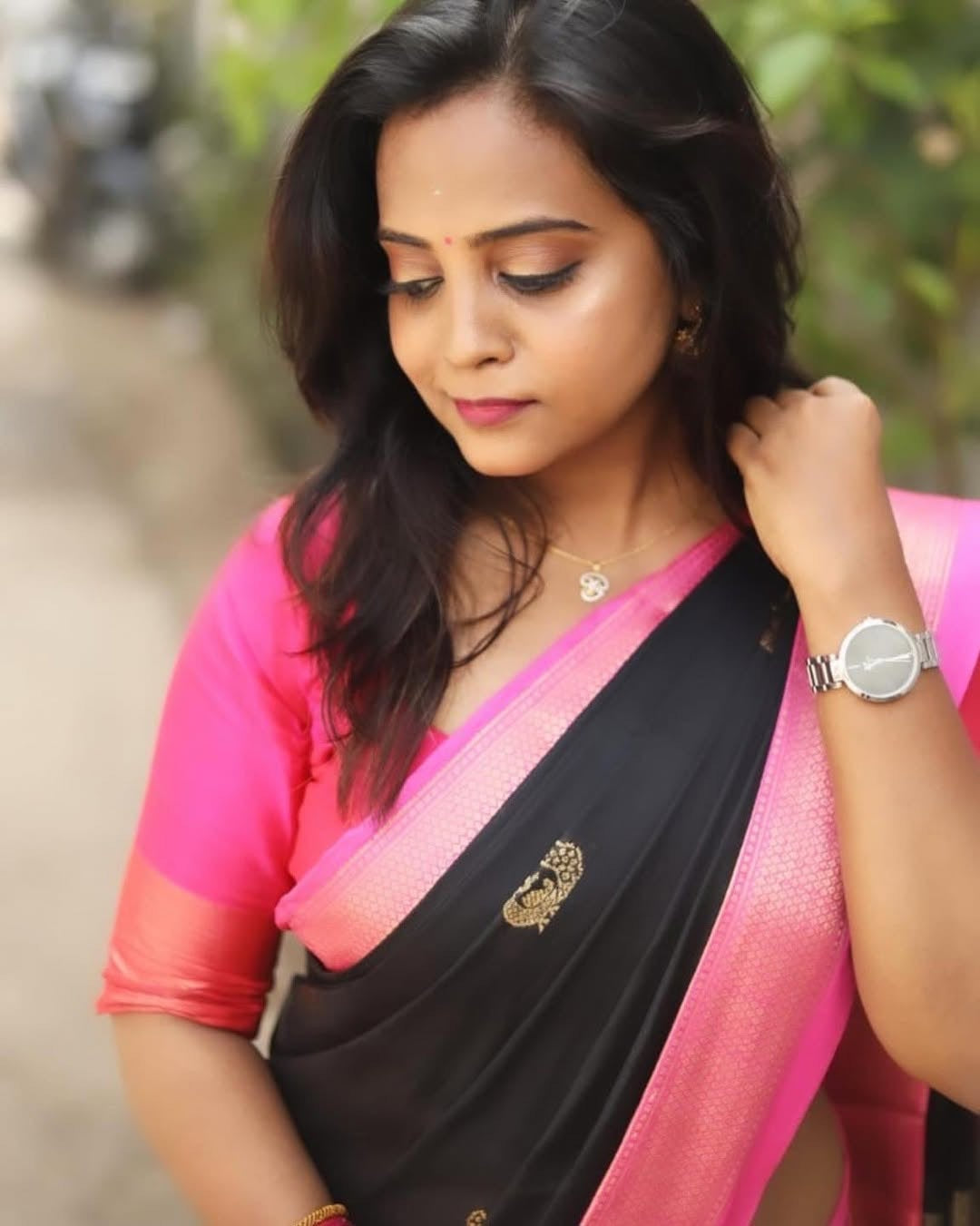 Silk saree-Black with pink zari