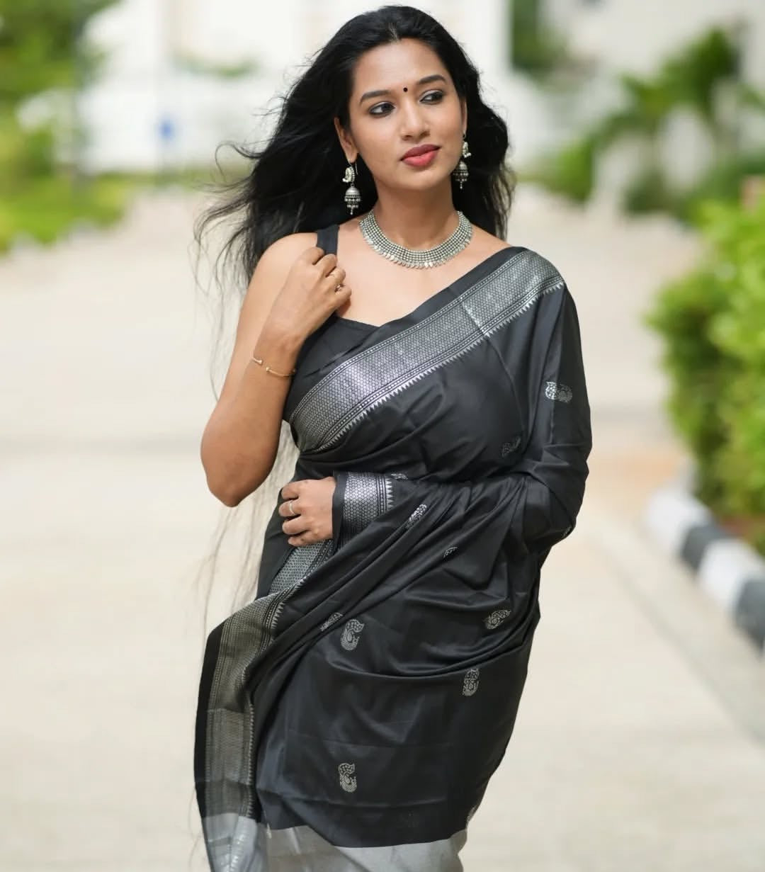 Silk saree-Black Silver zari