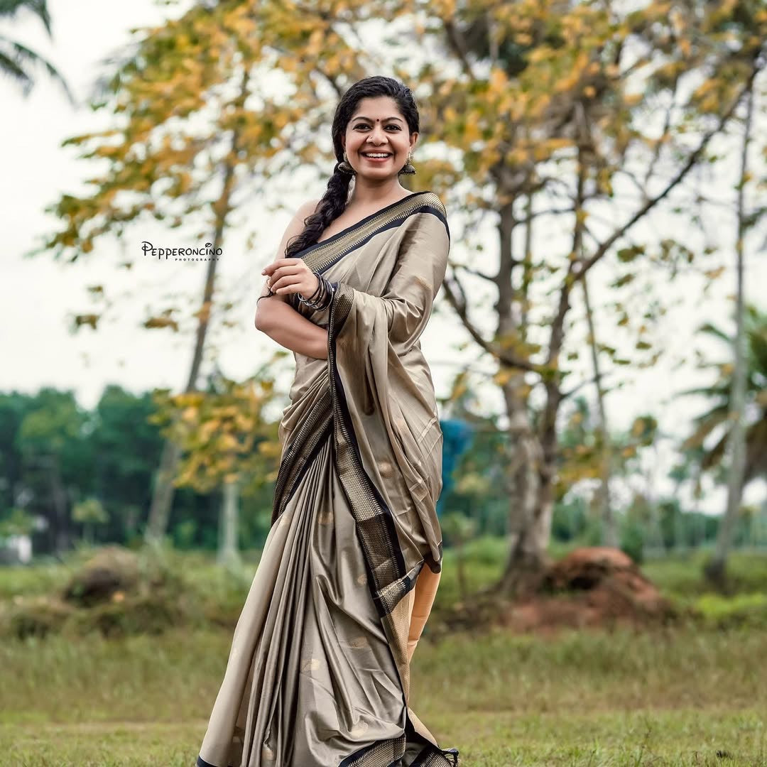 Silk saree-Beige