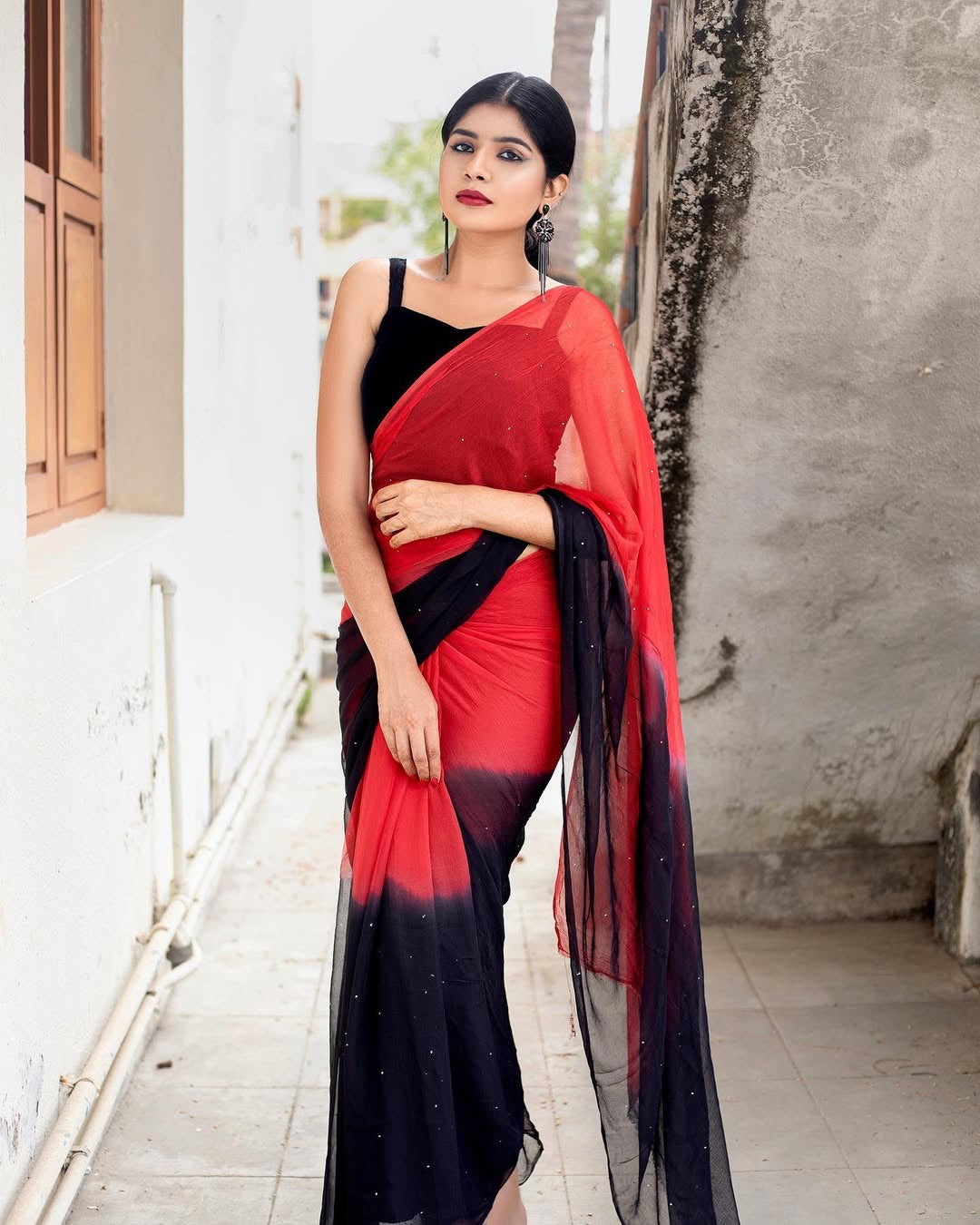 Dual shaded saree-Red/black