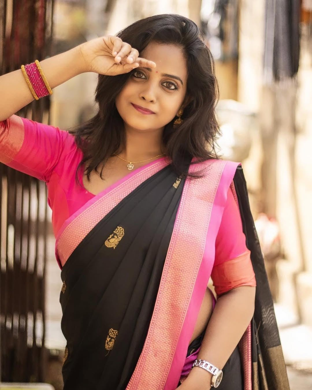 Silk saree-Black with pink zari