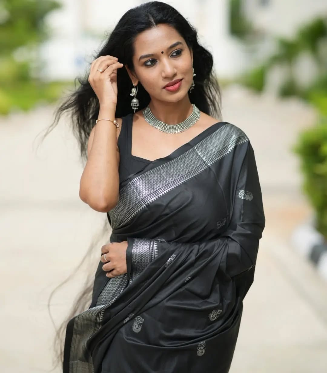 Silk saree-Black Silver zari